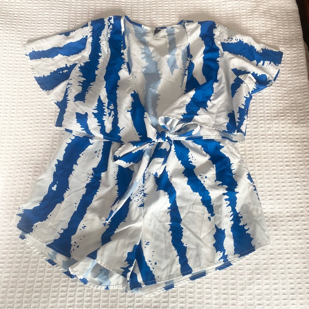SHEIN White and Blue Flutter Sleeve Tie Front Blouse